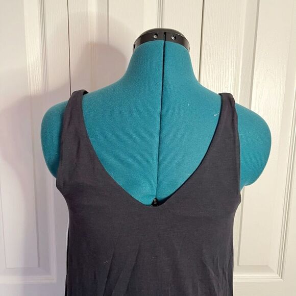 Athleta NWT Essence Built in Bra Support Camisole V Neck Tank Top - Picture 6 of 12